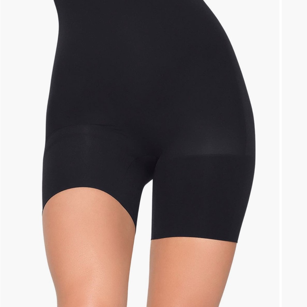 SKIMS Onyx Everyday Sculpt Shorts NWT
